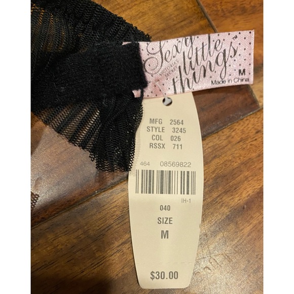 Victoria’s Secret sexy peekaboo lace bra - Picture 4 of 5